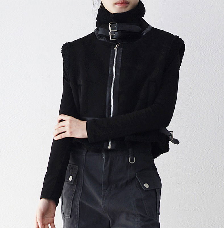 ハイネックムートンベスト