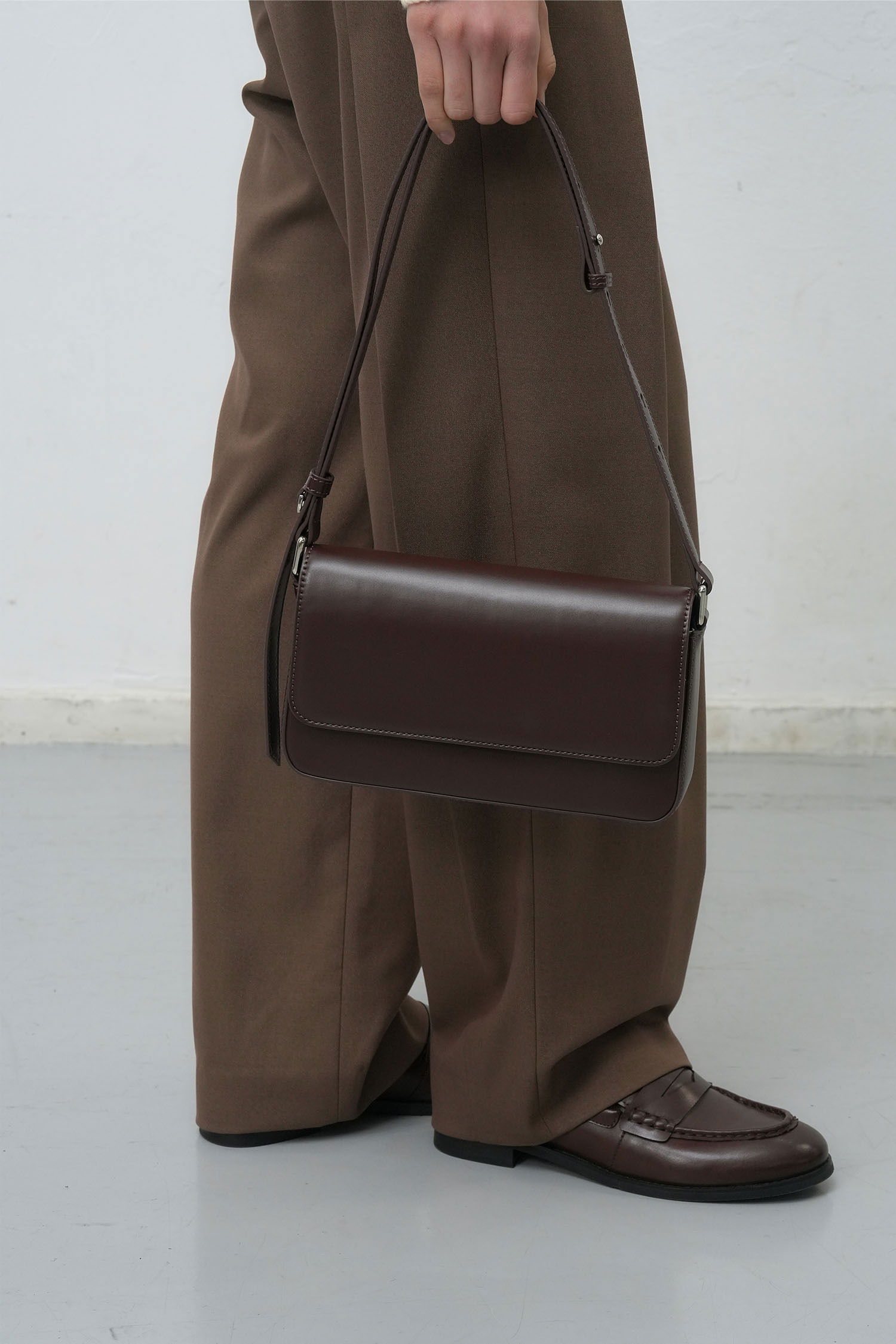 WOMAN Two-Way Square Shoulder Bag 肩背包