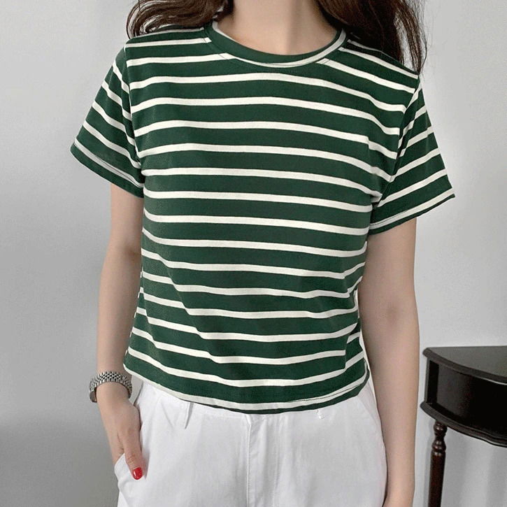 Calm Striped 9 Crop Short Sleeve T-shirt