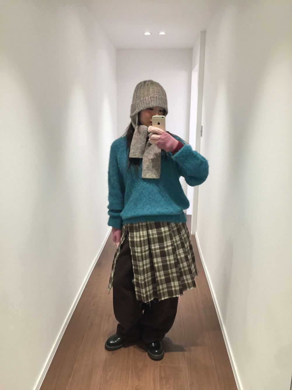 바지 모델 착용 이미지-S3L47