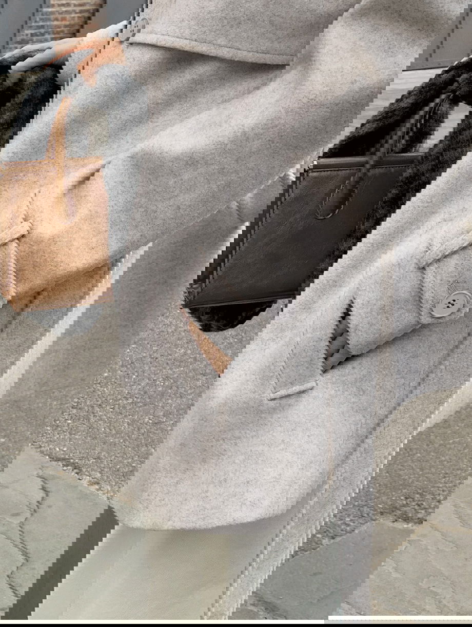 리리앤코 하로픈 플랩 카라넥 벨트 하프 코트