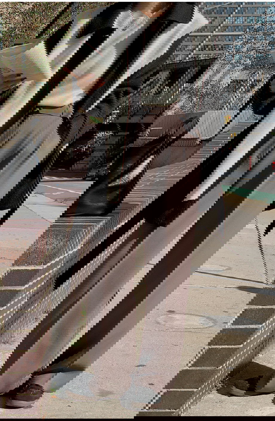 리리앤코 하로픈 플랩 카라넥 벨트 하프 코트