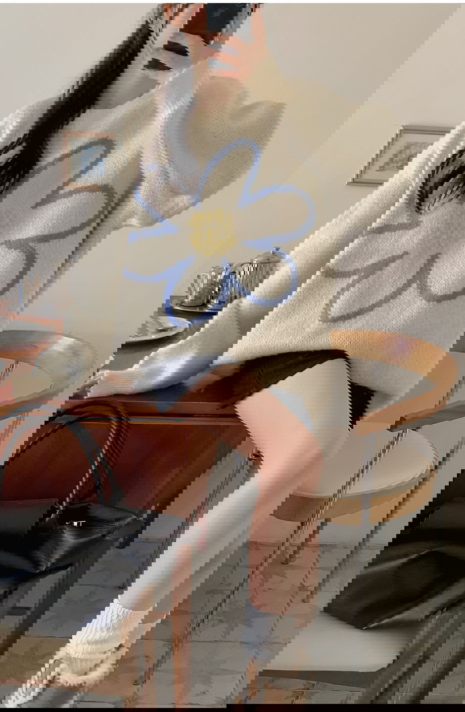 리리앤코 플로네브 브러쉬 플라워 루즈핏 니트