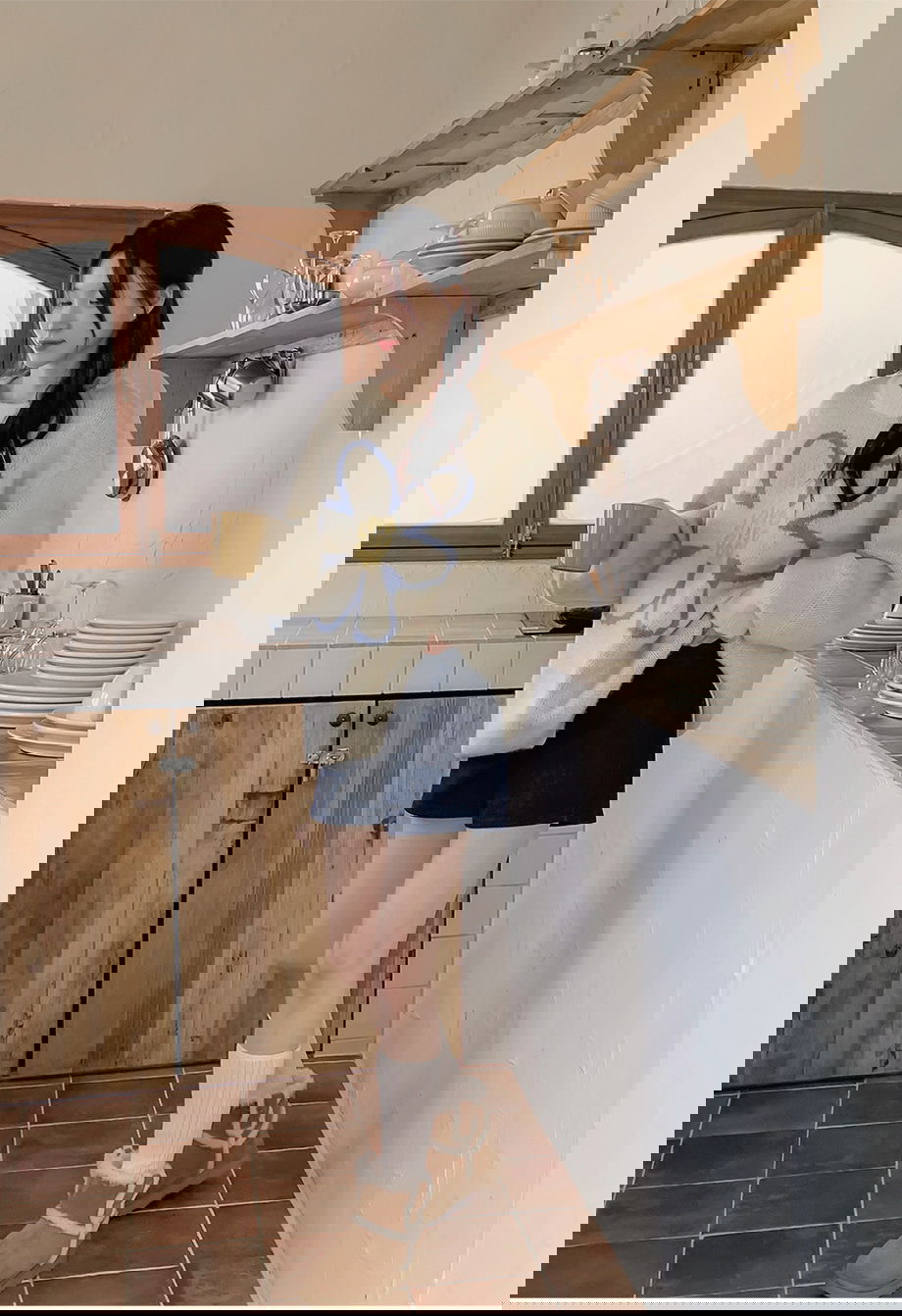 리리앤코 플로네브 브러쉬 플라워 루즈핏 니트