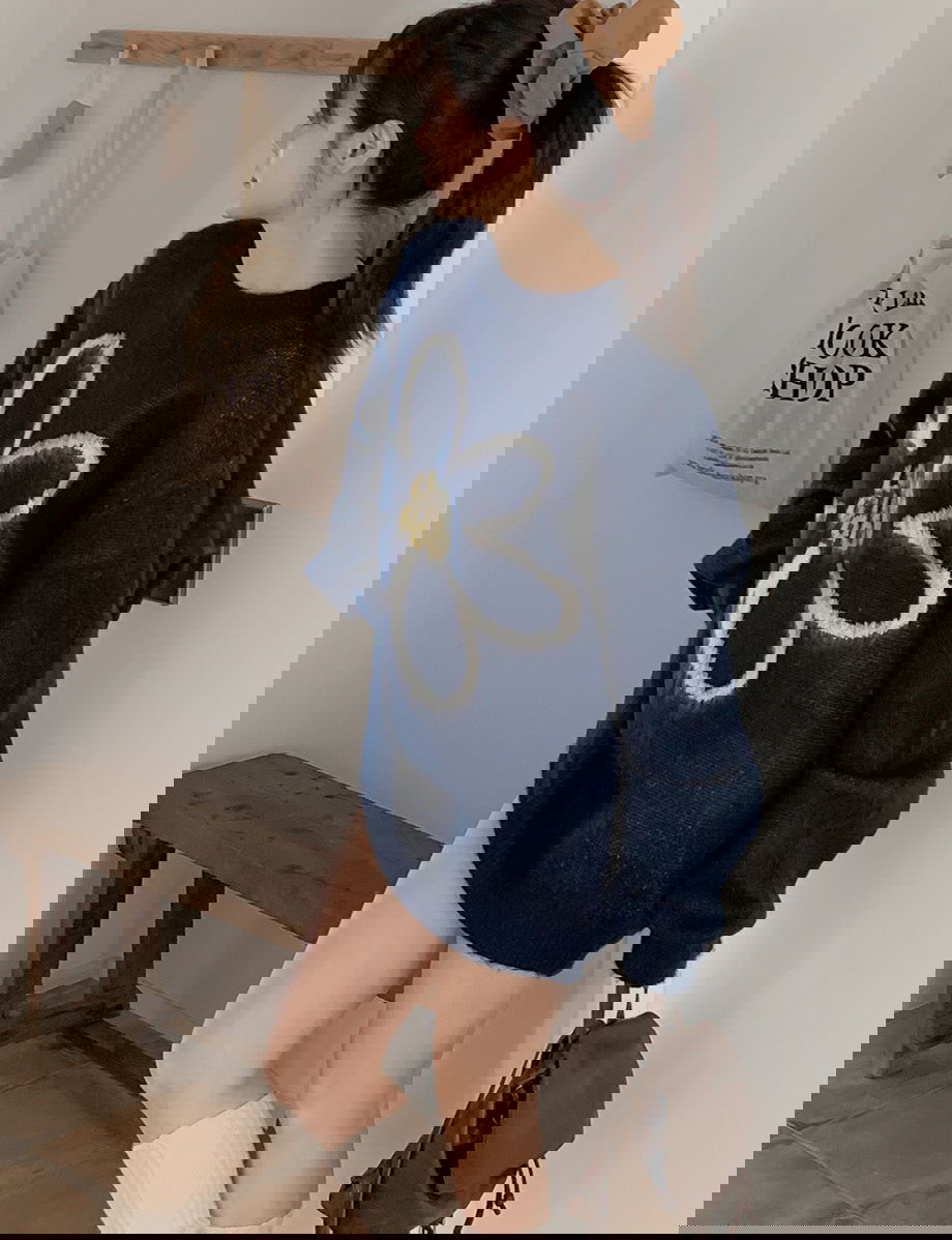 리리앤코 플로네브 브러쉬 플라워 루즈핏 니트