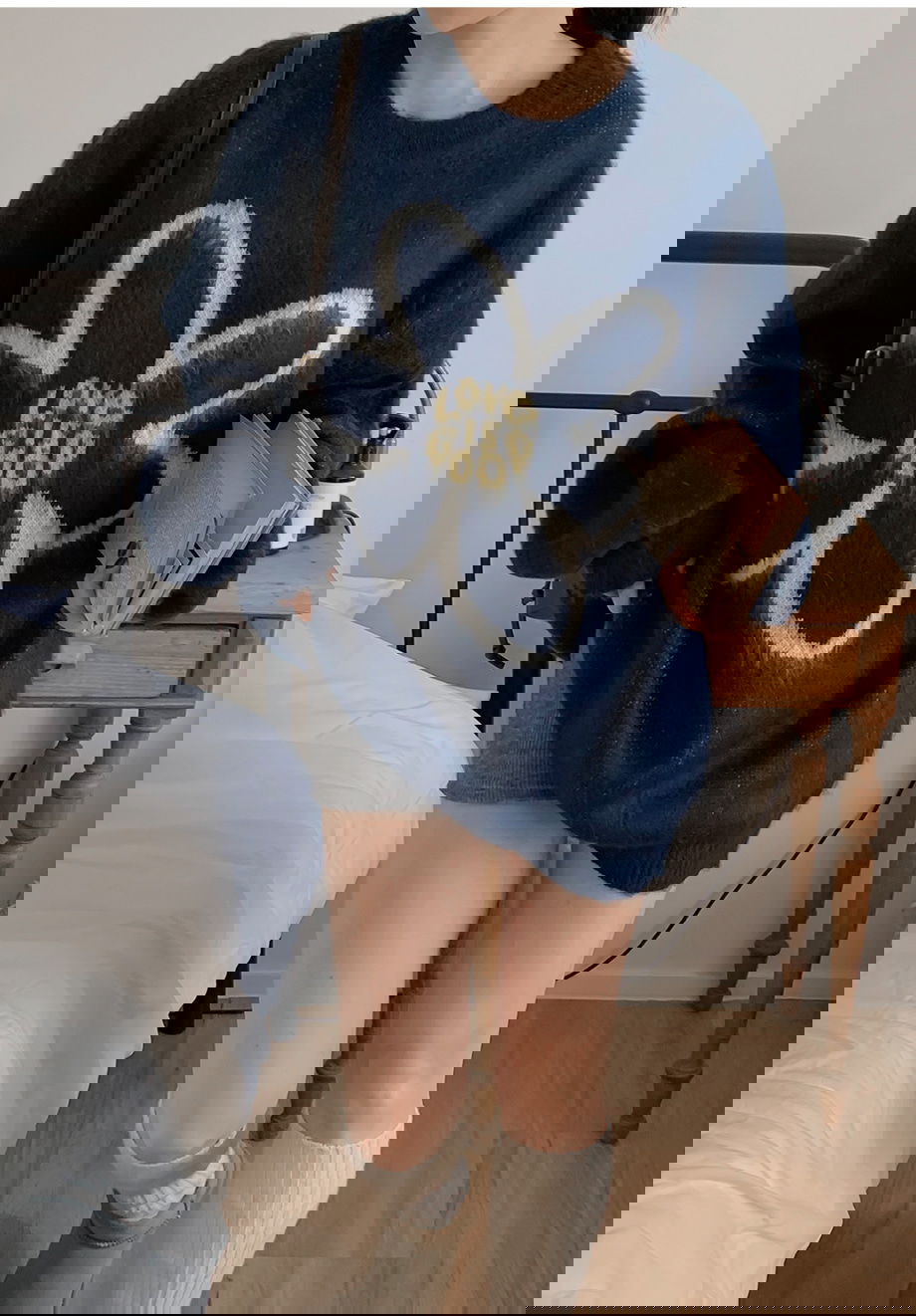 리리앤코 플로네브 브러쉬 플라워 루즈핏 니트