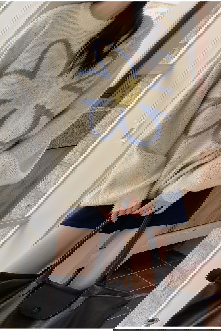 리리앤코 플로네브 브러쉬 플라워 루즈핏 니트