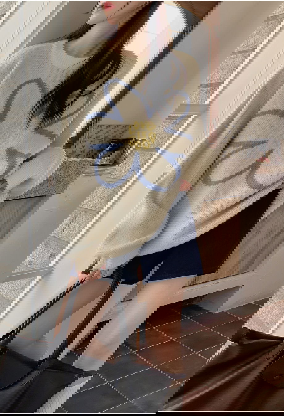 리리앤코 플로네브 브러쉬 플라워 루즈핏 니트