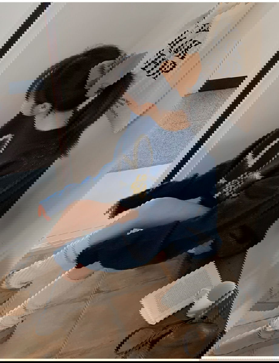 리리앤코 플로네브 브러쉬 플라워 루즈핏 니트