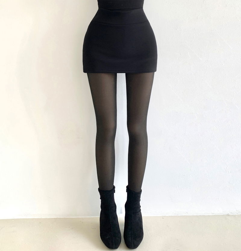 양말 모델 착용 이미지-S3L6