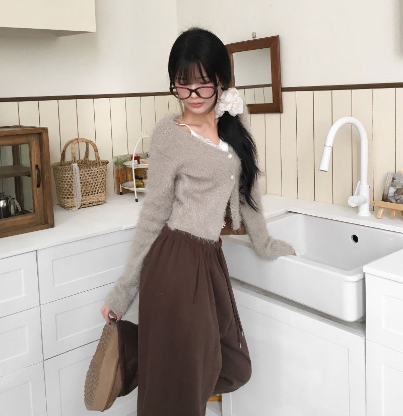 민소매 모델 착용 이미지-S1L66