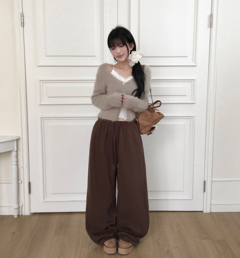 민소매 모델 착용 이미지-S1L51