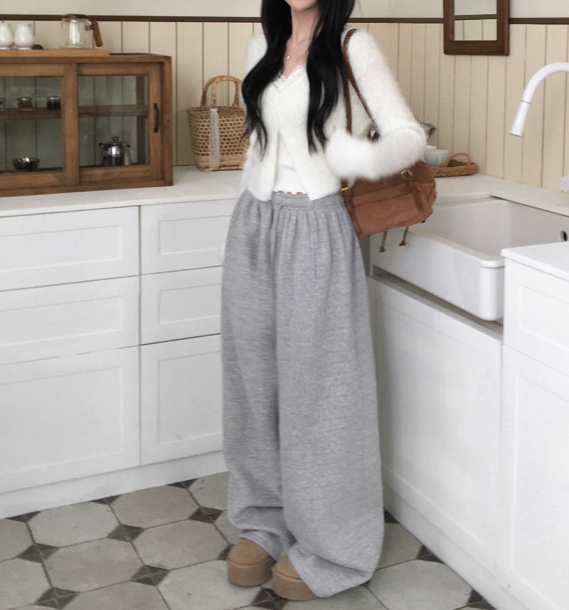 민소매 모델 착용 이미지-S1L37