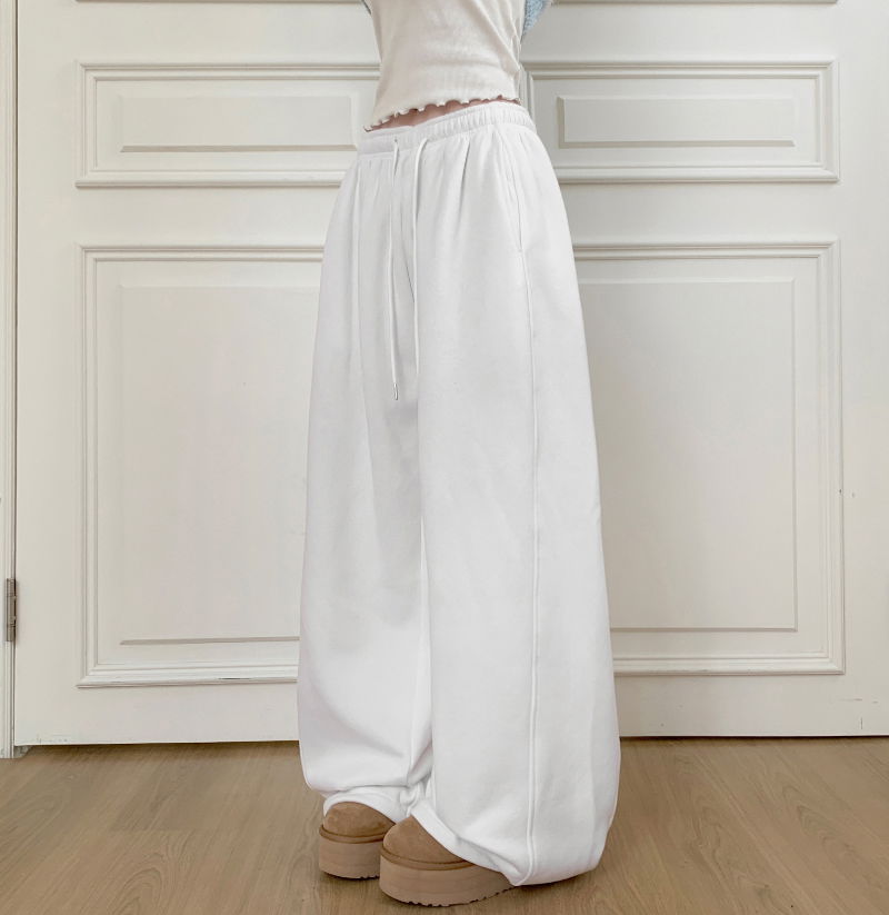 민소매 모델 착용 이미지-S1L7