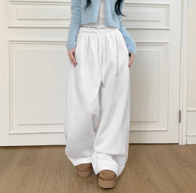 민소매 모델 착용 이미지-S1L10