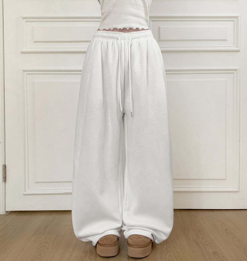 민소매 모델 착용 이미지-S1L9