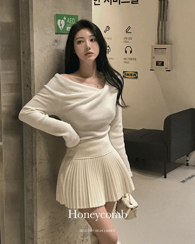 Honeycomb off-shoulder pintuck shirring drape long-sleeve fluffy Fleece-lined t-shirt (Delayed delivery) 长袖上衣