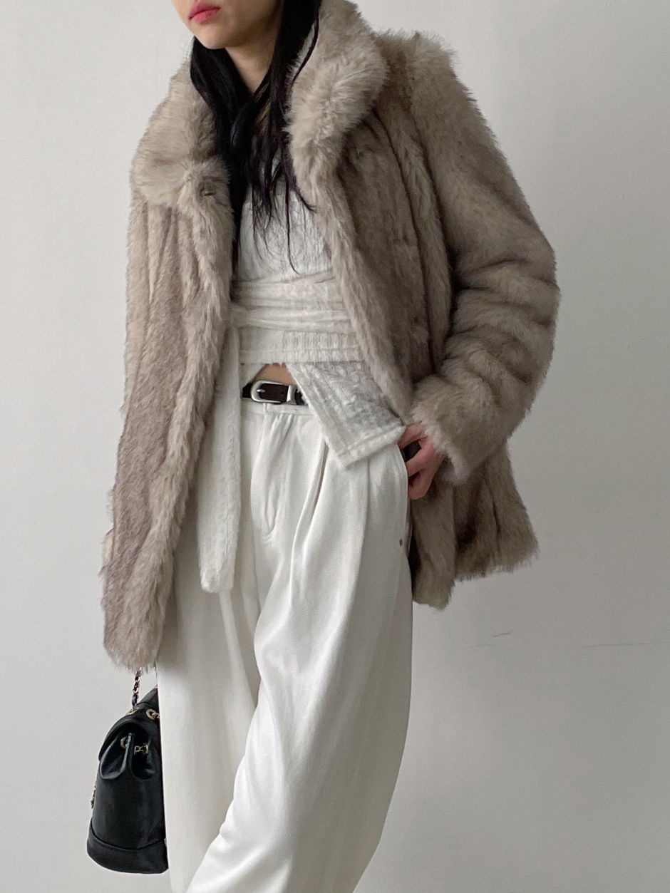 바지 모델 착용 이미지-S4L10