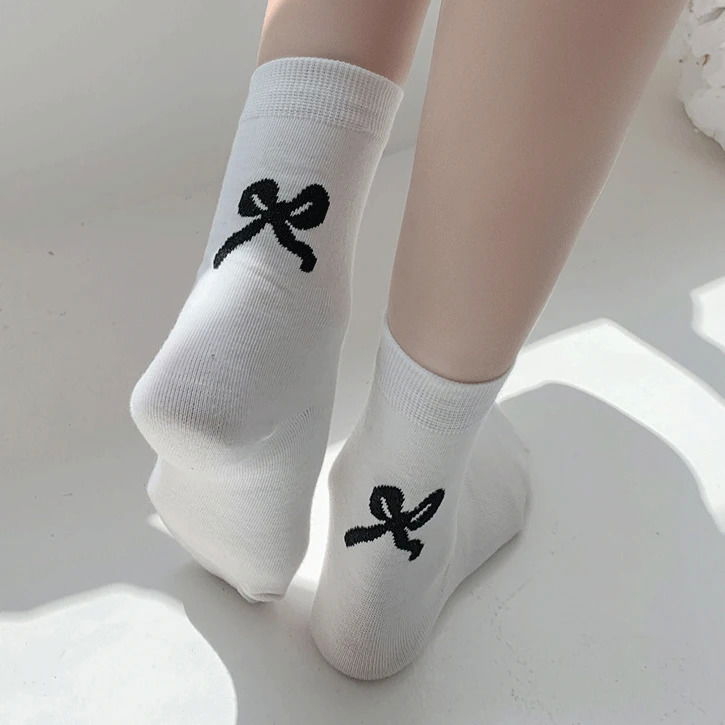 Ankle back ribbon socks