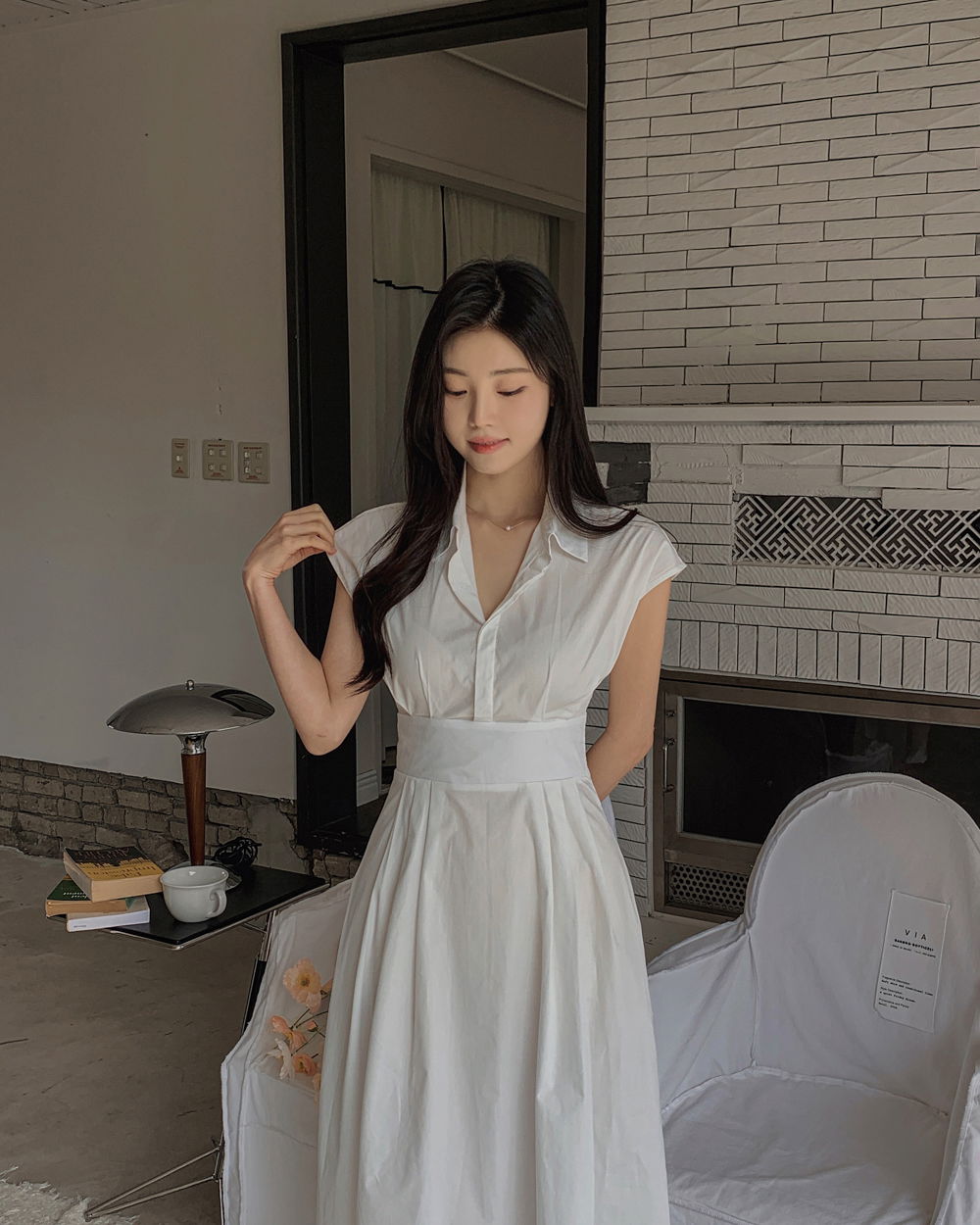 긴 드레스 모델 착용 이미지-S1L42