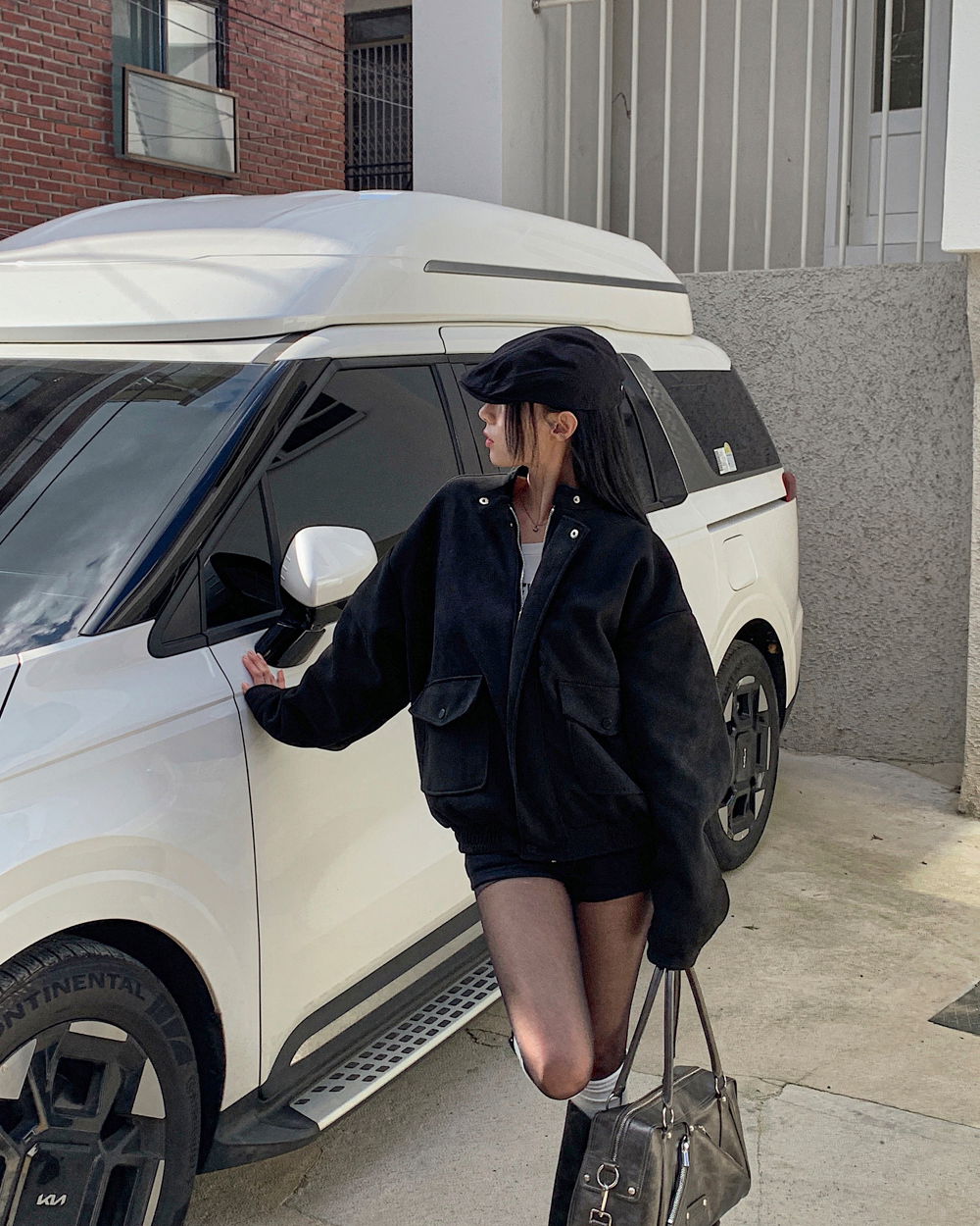 반바지 모델 착용 이미지-S1L72