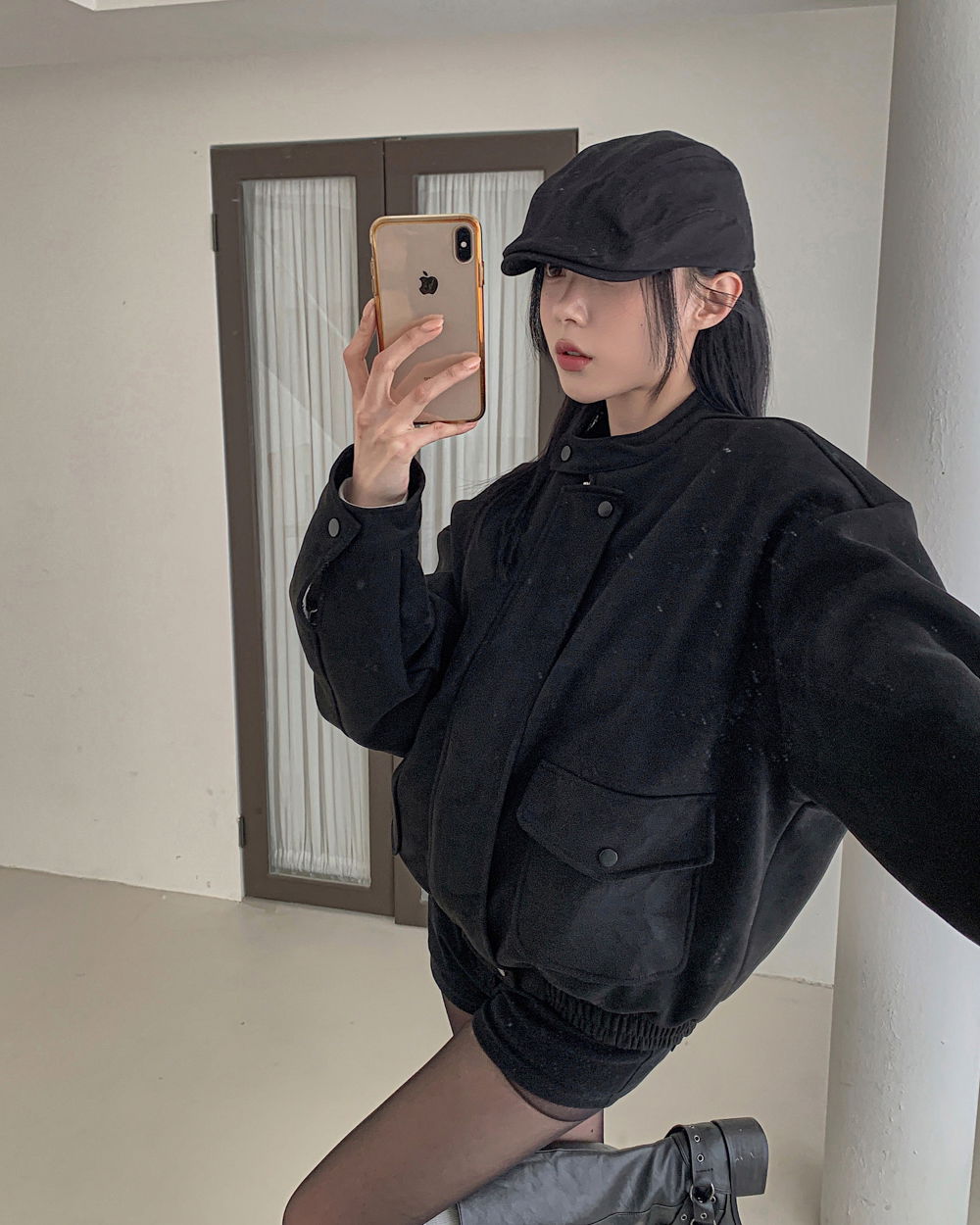 반바지 모델 착용 이미지-S1L61