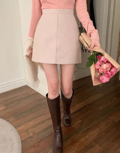 Menive Clean Fit Mini Skirt