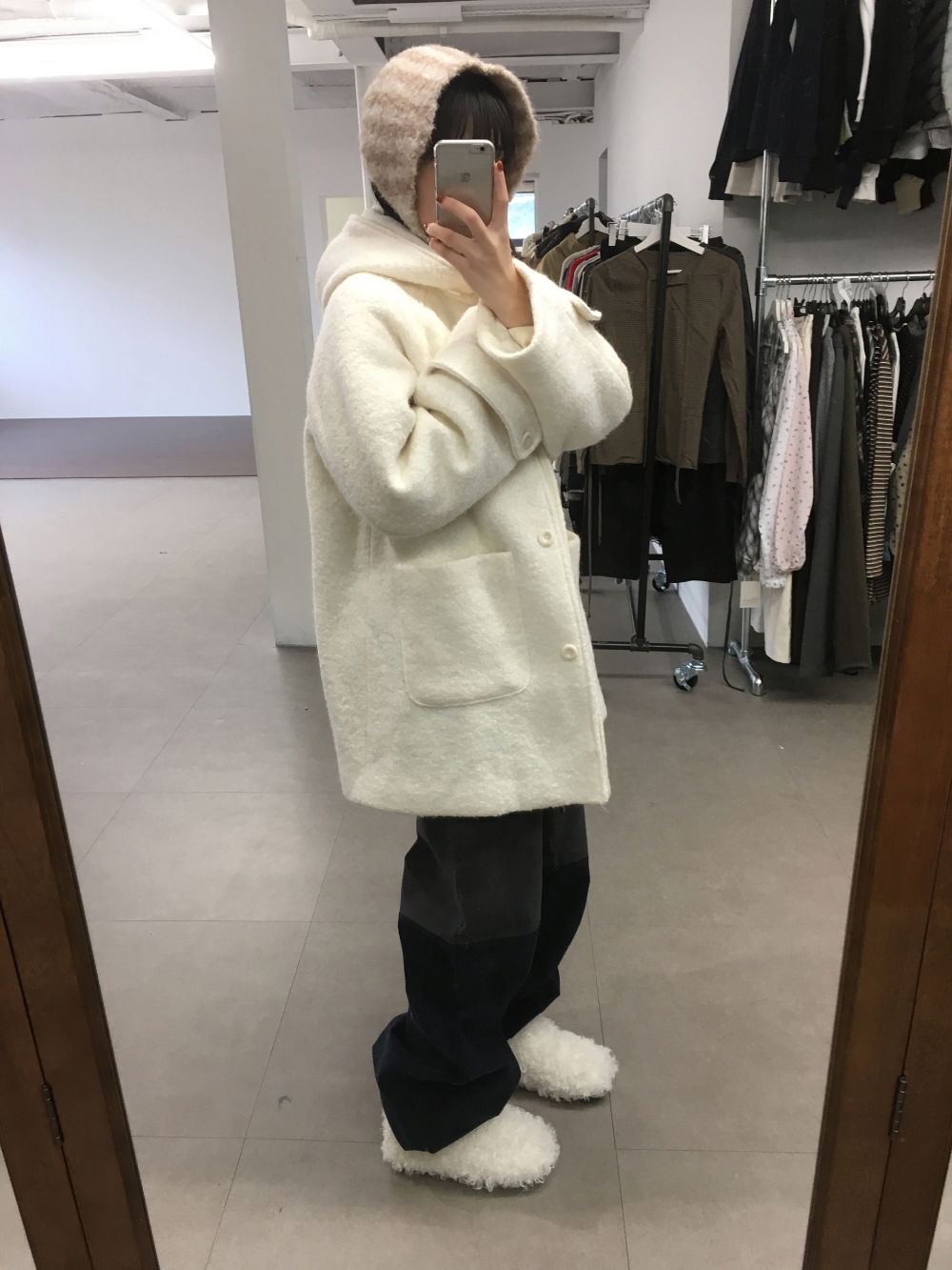 코트 모델 착용 이미지-S5L3