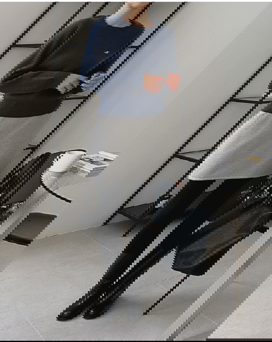 렌포드유 라운드넥 펜던트 니트