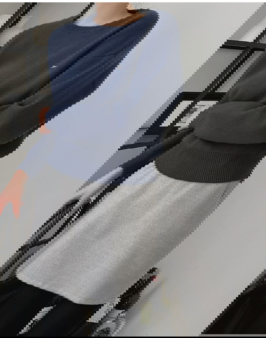 렌포드유 라운드넥 펜던트 니트