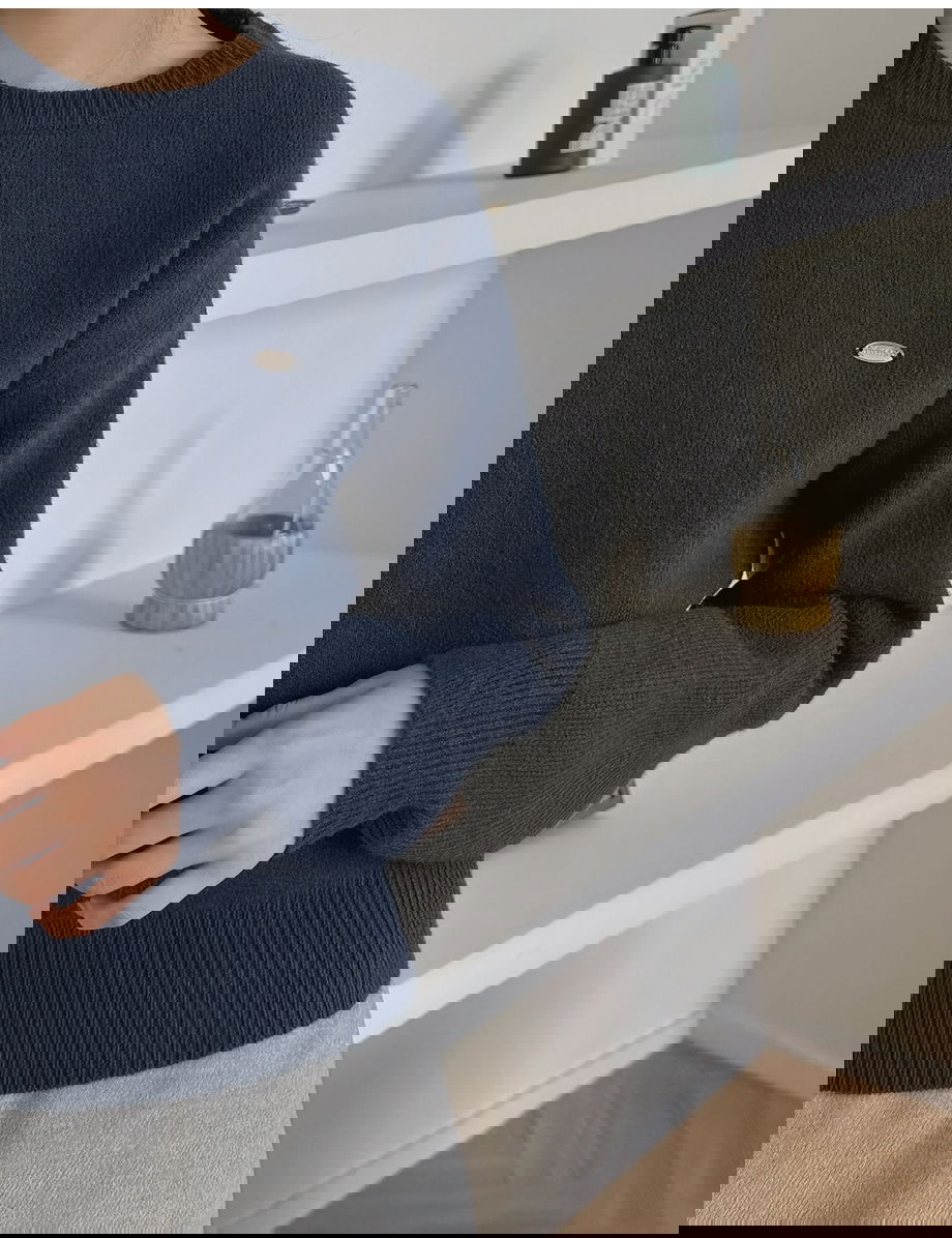 렌포드유 라운드넥 펜던트 니트