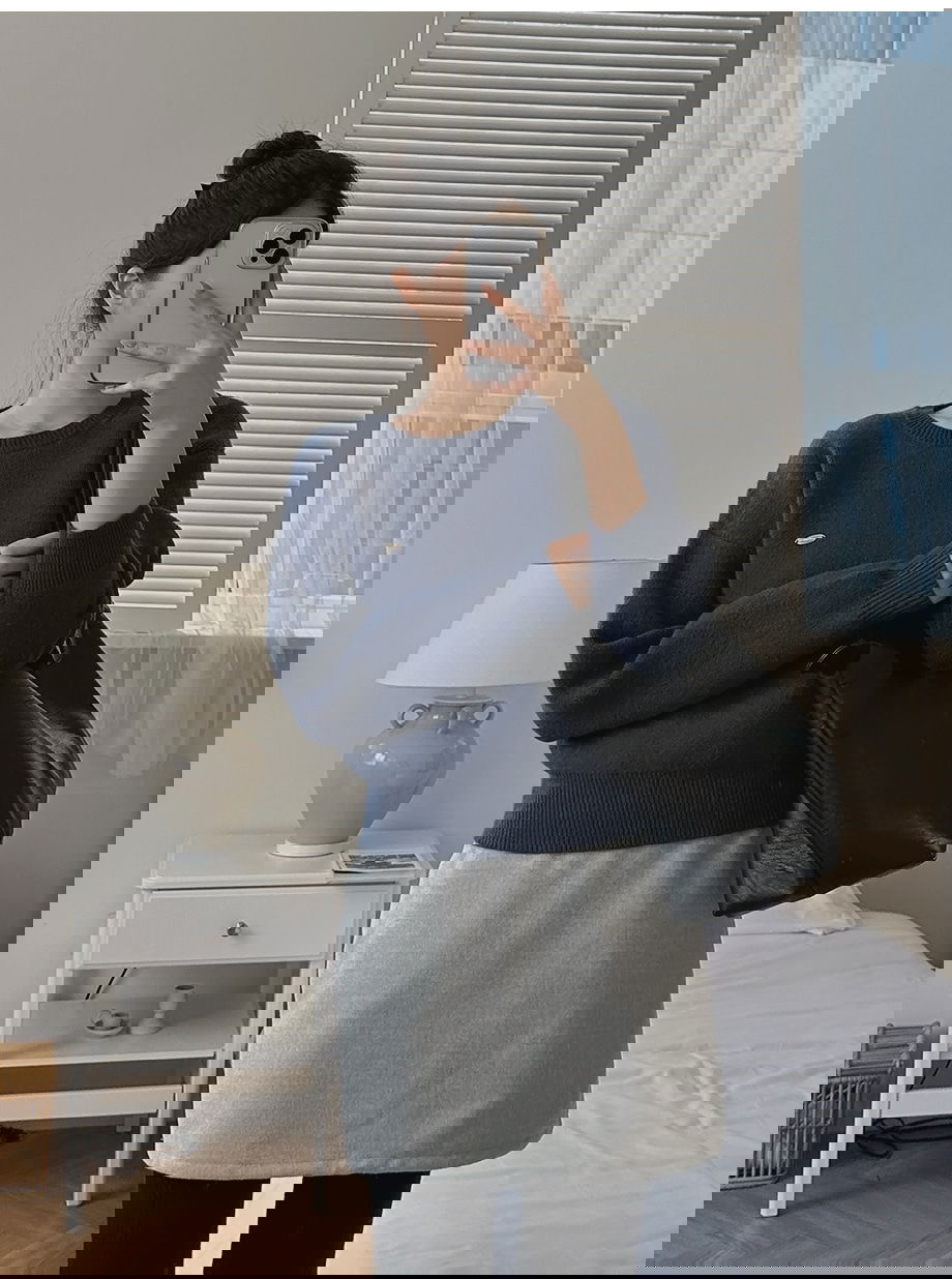 렌포드유 라운드넥 펜던트 니트