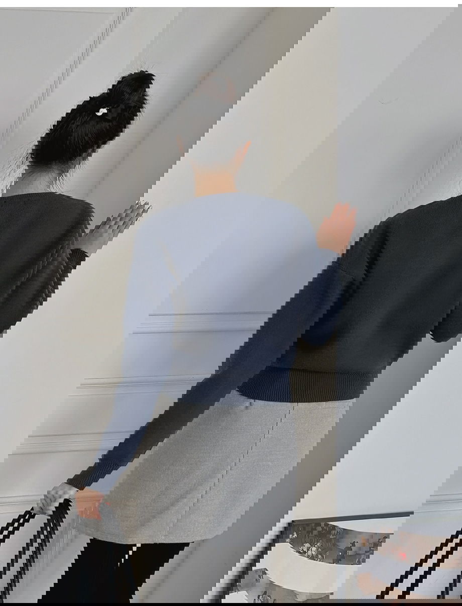 렌포드유 라운드넥 펜던트 니트