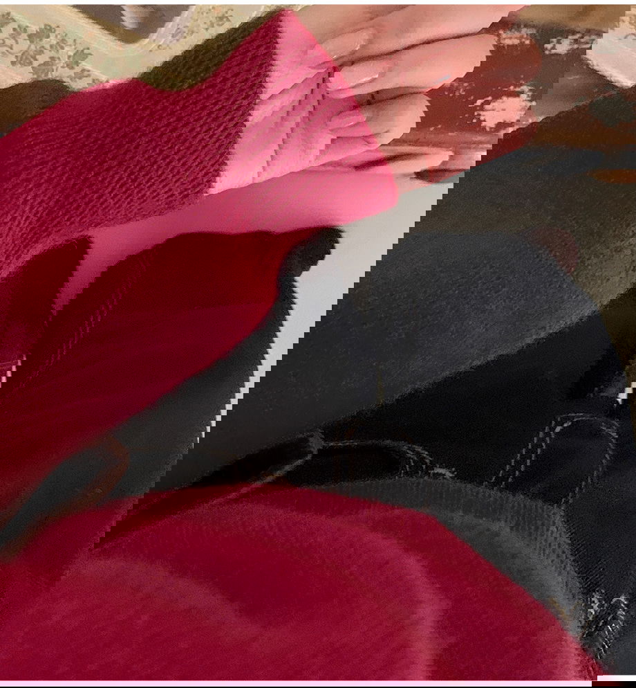 렌포드유 라운드넥 펜던트 니트