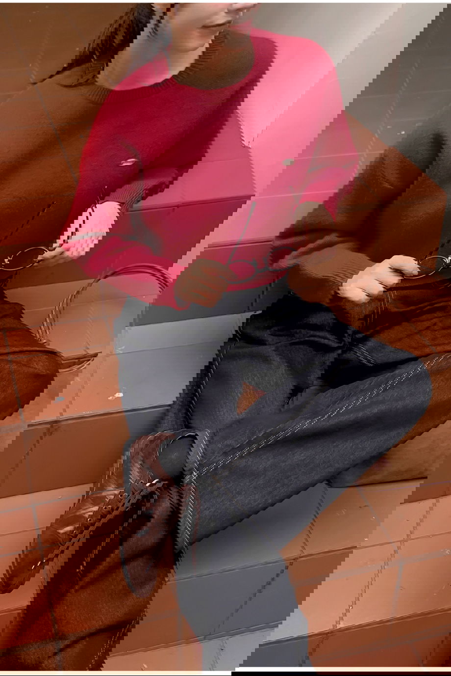 렌포드유 라운드넥 펜던트 니트