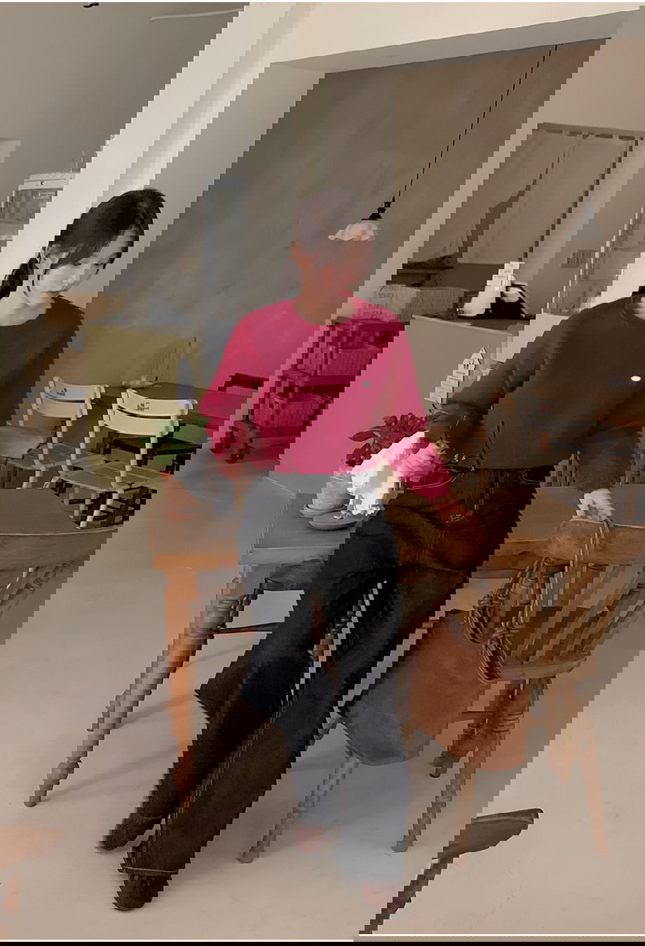 렌포드유 라운드넥 펜던트 니트