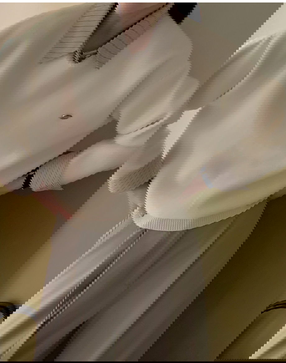 렌포드유 라운드넥 펜던트 니트