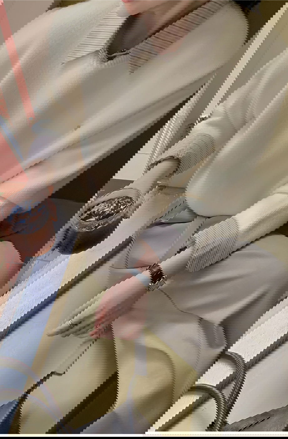 렌포드유 라운드넥 펜던트 니트