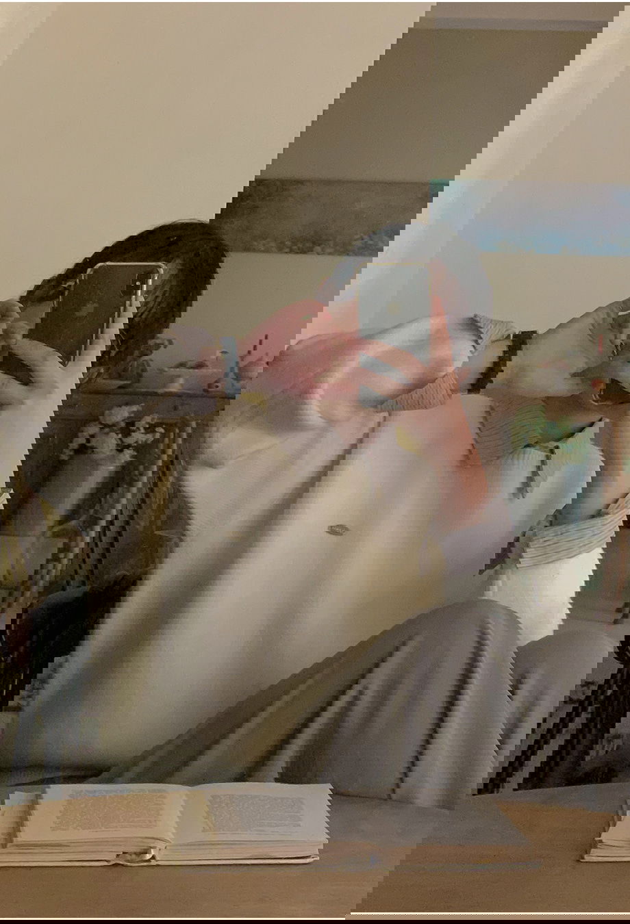 렌포드유 라운드넥 펜던트 니트