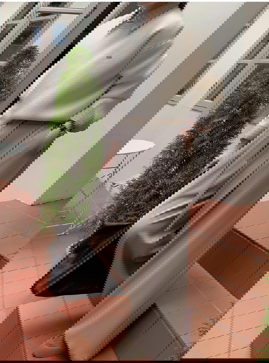 렌포드유 라운드넥 펜던트 니트