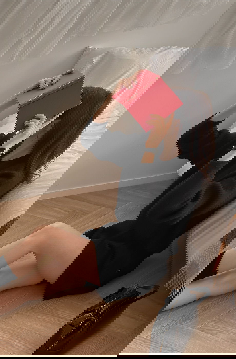 렌포드유 라운드넥 펜던트 니트