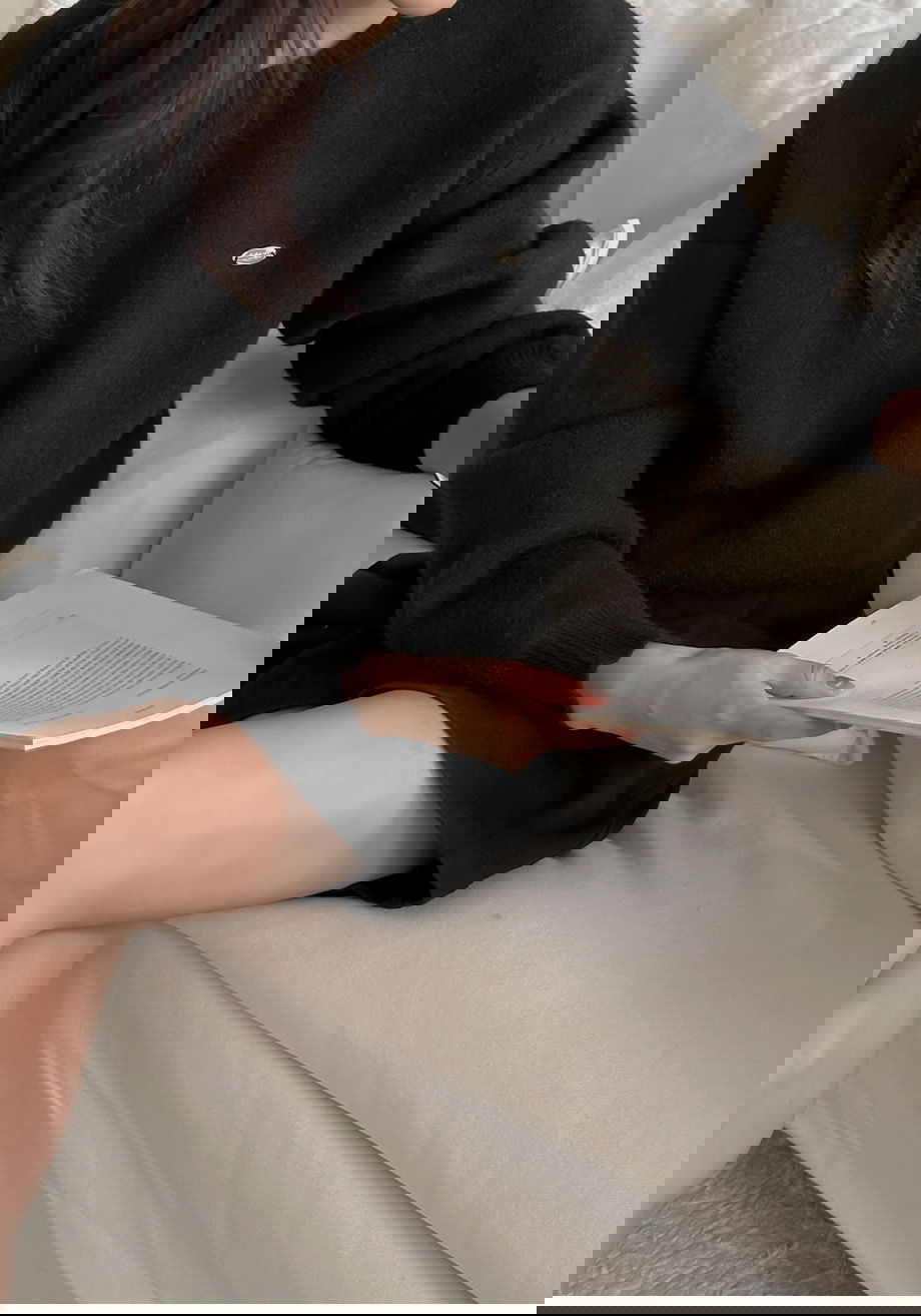 렌포드유 라운드넥 펜던트 니트