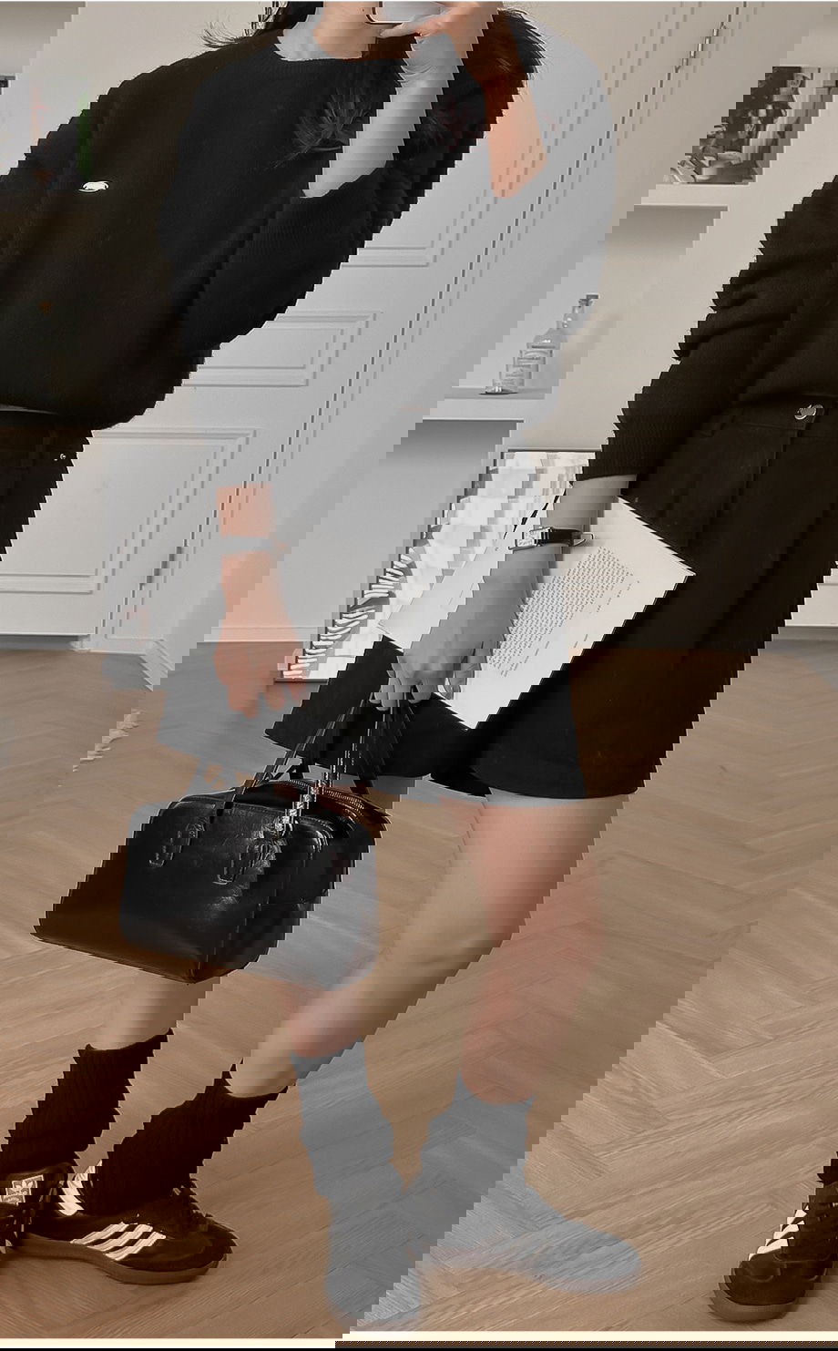 렌포드유 라운드넥 펜던트 니트