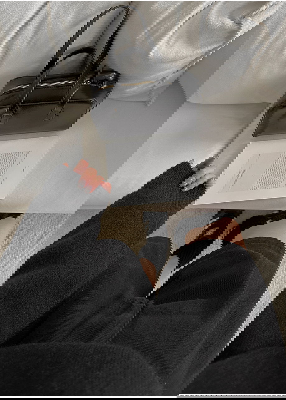 렌포드유 라운드넥 펜던트 니트