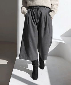 Cody Wool Banding Wool Pintuck Bermuda Shorts