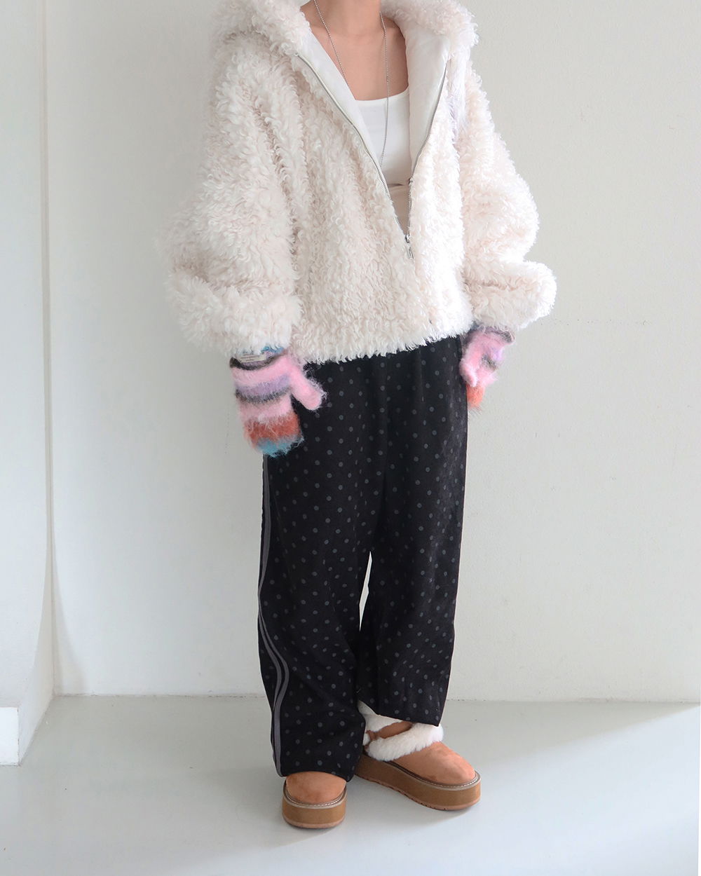 악세사리 모델 착용 이미지-S1L89