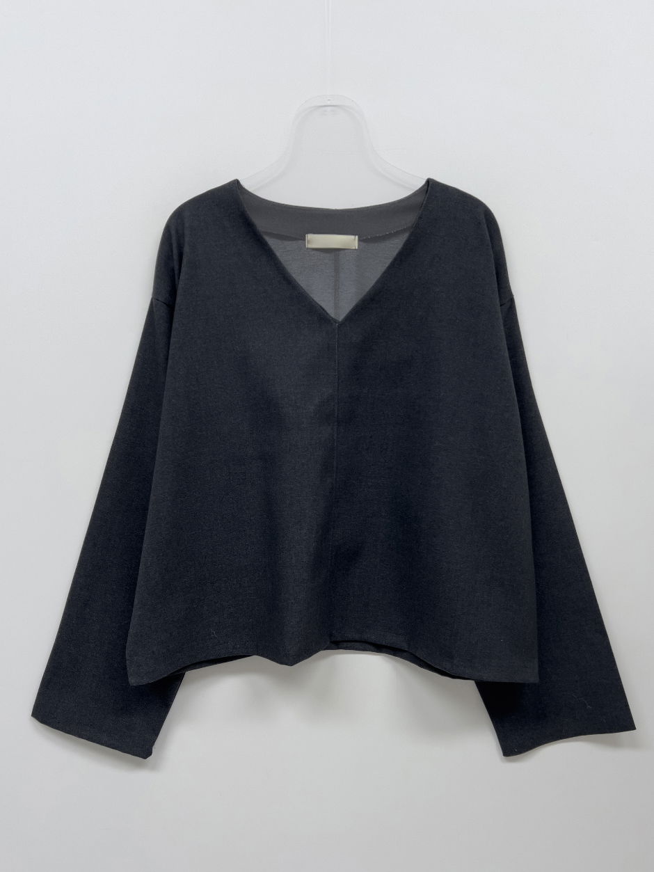 긴팔 티셔츠 차콜 색상 이미지-S5L6