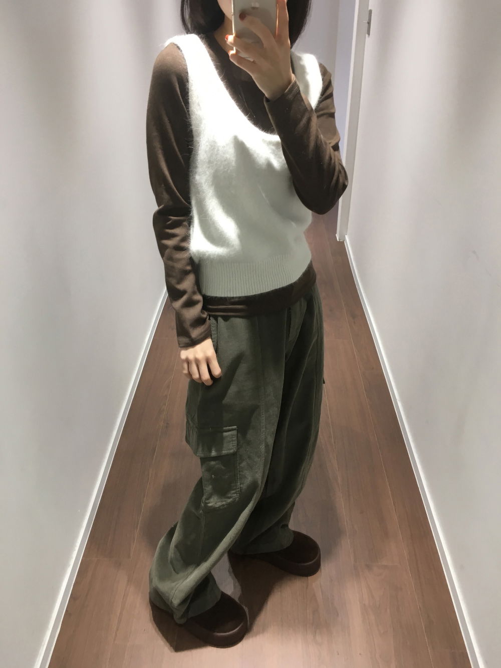 바지 모델 착용 이미지-S5L7