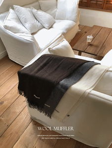 含羊毛素色圍巾