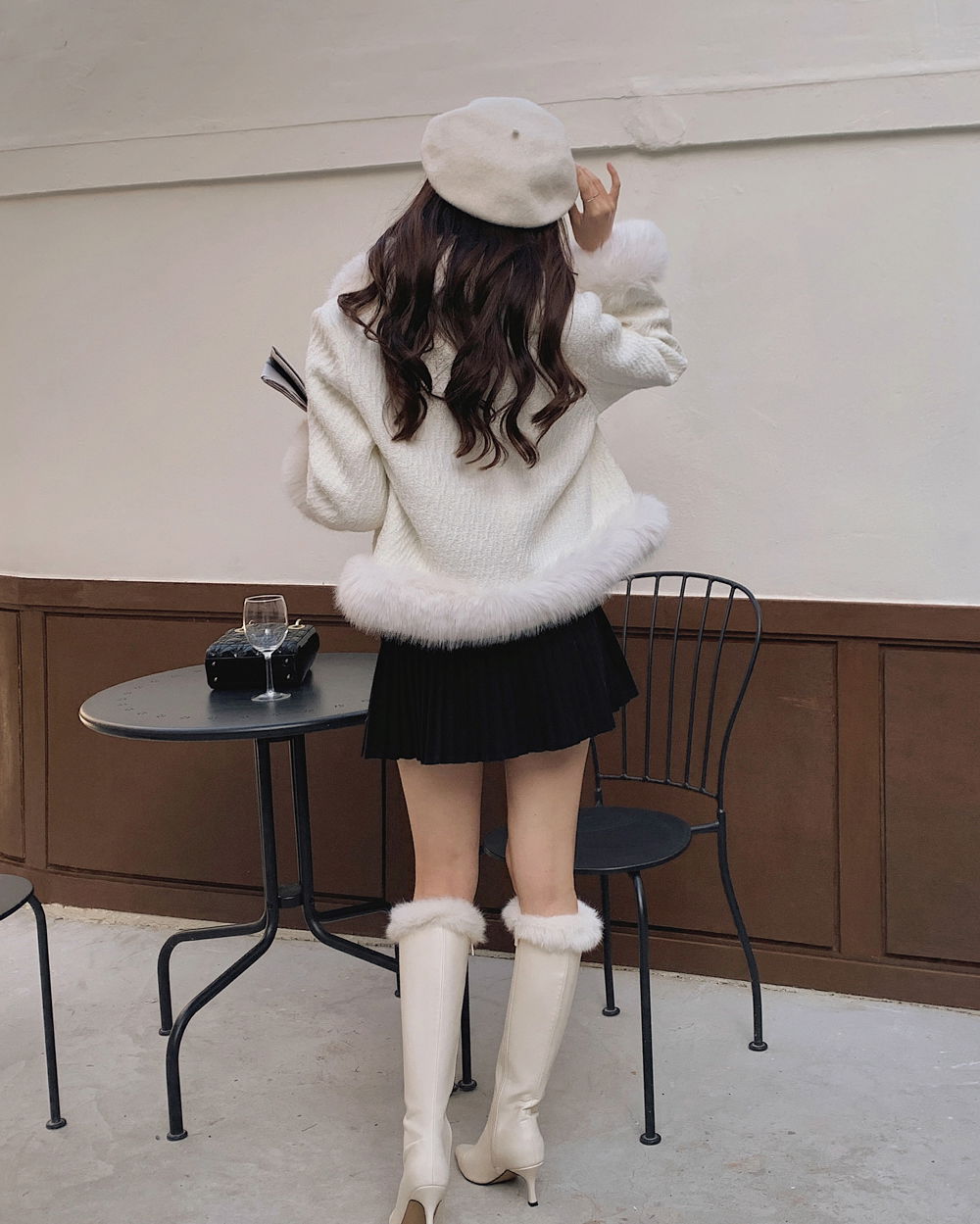 미니 스커트 모델 착용 이미지-S2L37